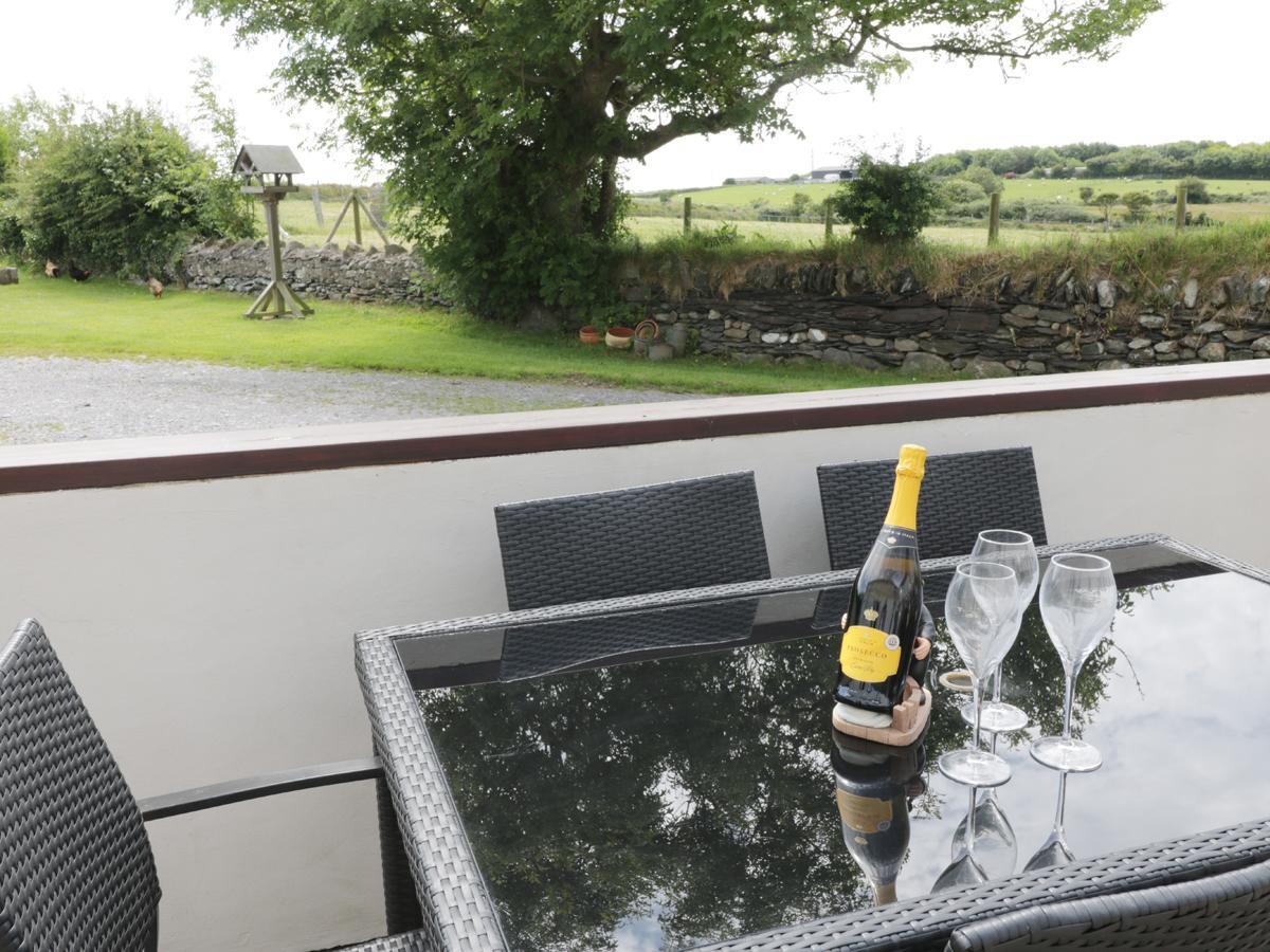 Bodegri Cottage Llanfflewyn 외부 사진